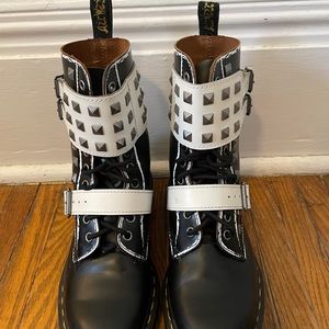 Dr. Martens 1490 Joska Boots